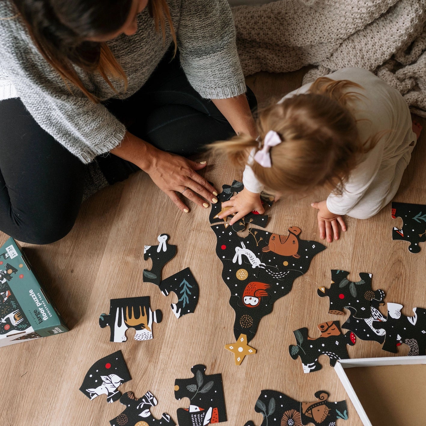 Christmas Tree: 24-Piece Floor Puzzle