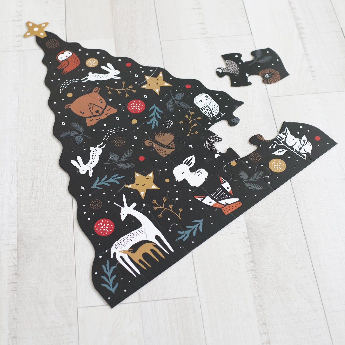 Christmas Tree: 24-Piece Floor Puzzle