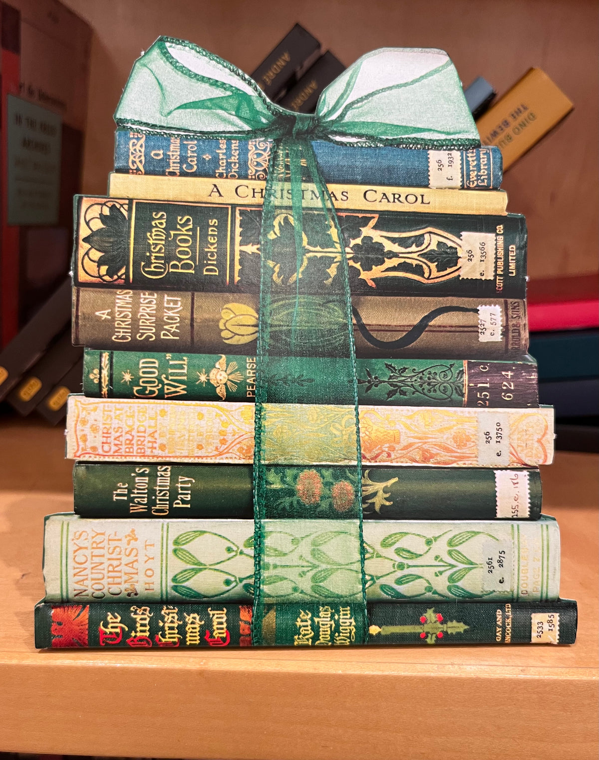 Reader’s Gift In Green Holiday Cards