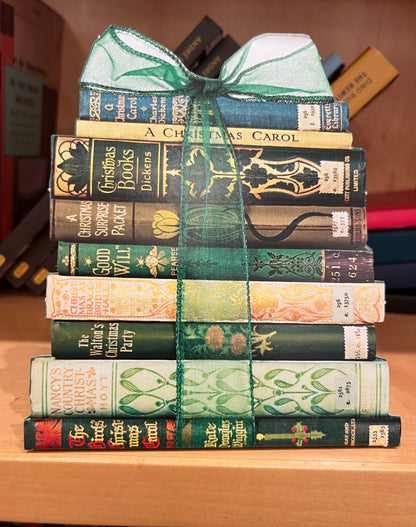 Reader’s Gift In Green Holiday Cards