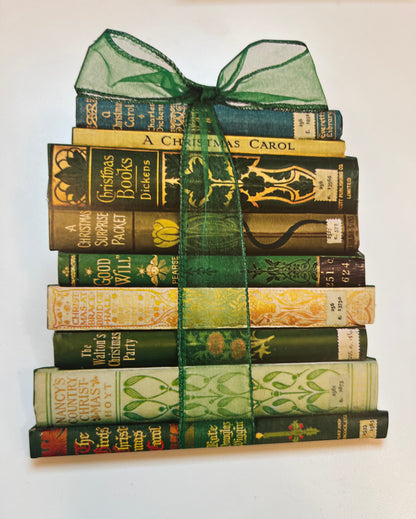 Reader’s Gift In Green Holiday Cards