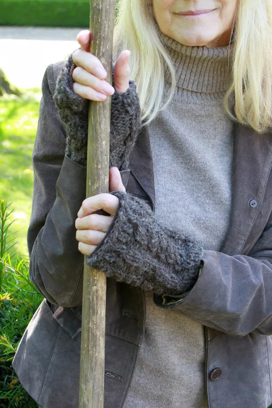 Chamonix Cable-Knit Handwarmers